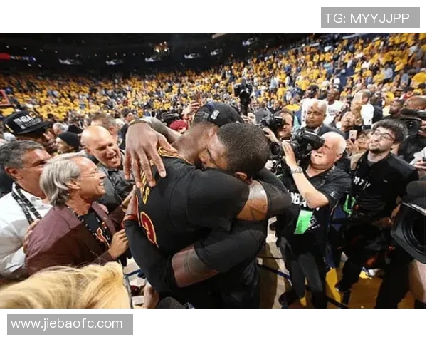 2018年骑士与勇士精彩对决全场录像回顾与精彩瞬间分析