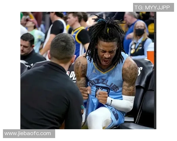 莫兰特解禁复出首战狂砍38分灰熊球迷齐声高呼MVP荣耀时刻