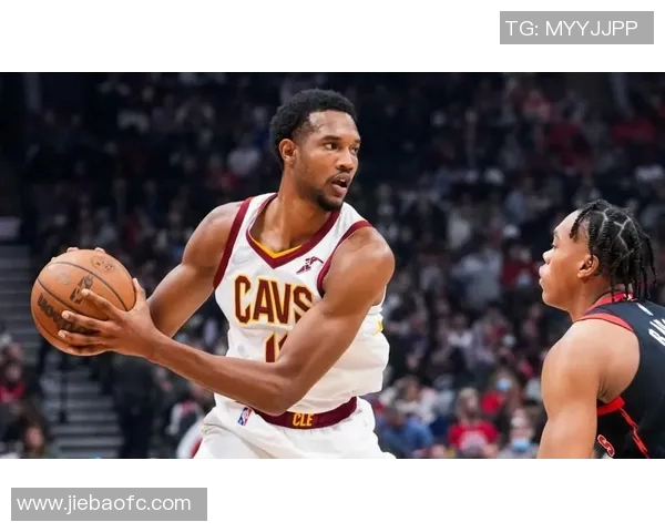 热火与骑士激战正酣胜负悬念引发球迷热议与期待