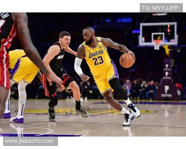 热火与湖人精彩对决中文回放全程回顾与精彩瞬间解析